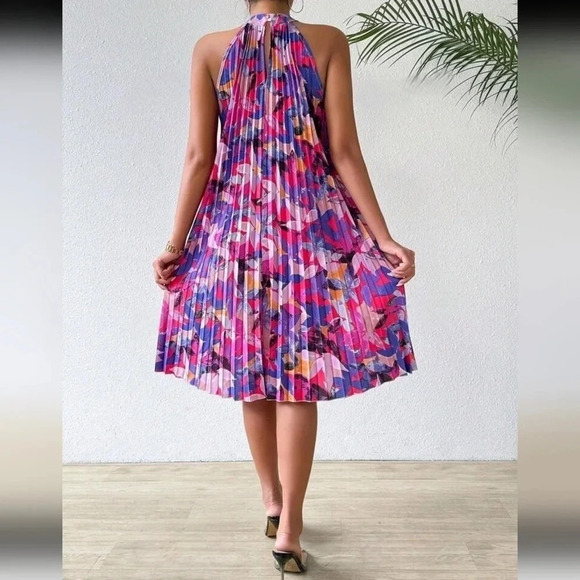 Ladies' Printed Cold Shoulder Dress With Pleated Detailing - Picture 2 of 5